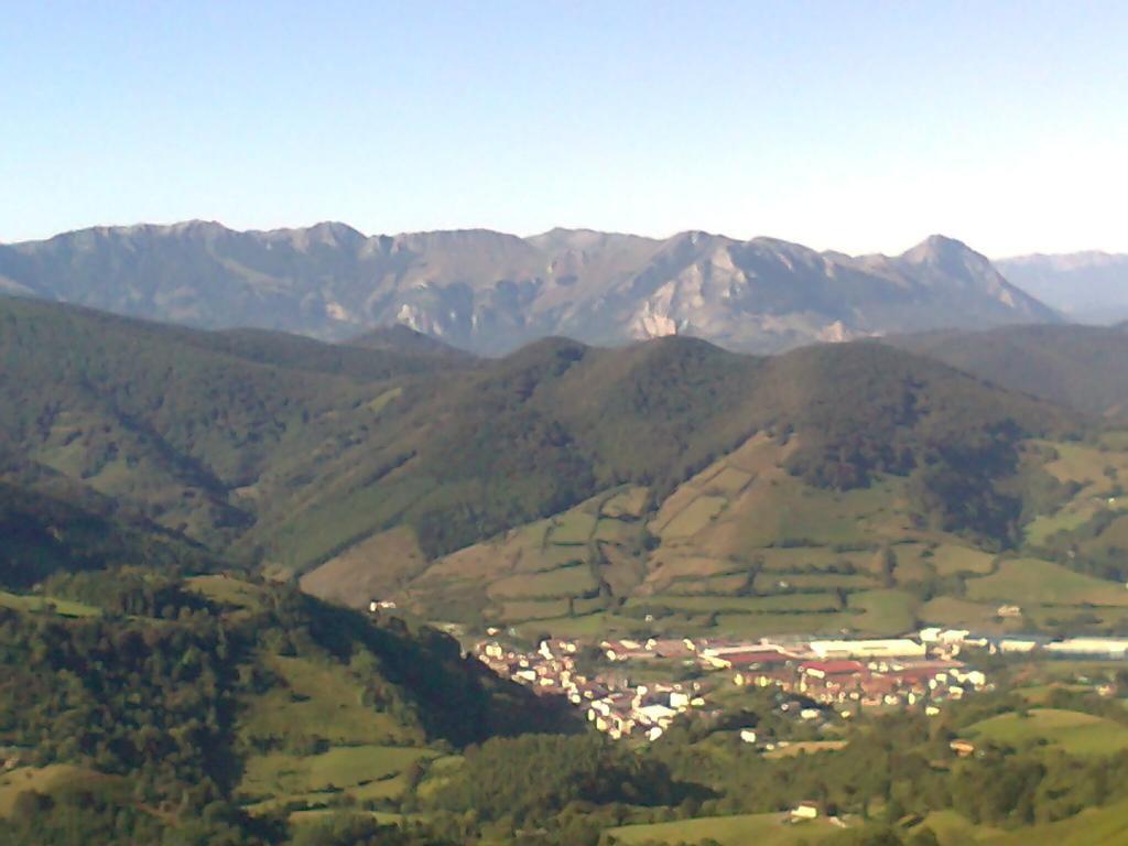Hostal-Cicloturismo Lopenea Лейца Екстер'єр фото