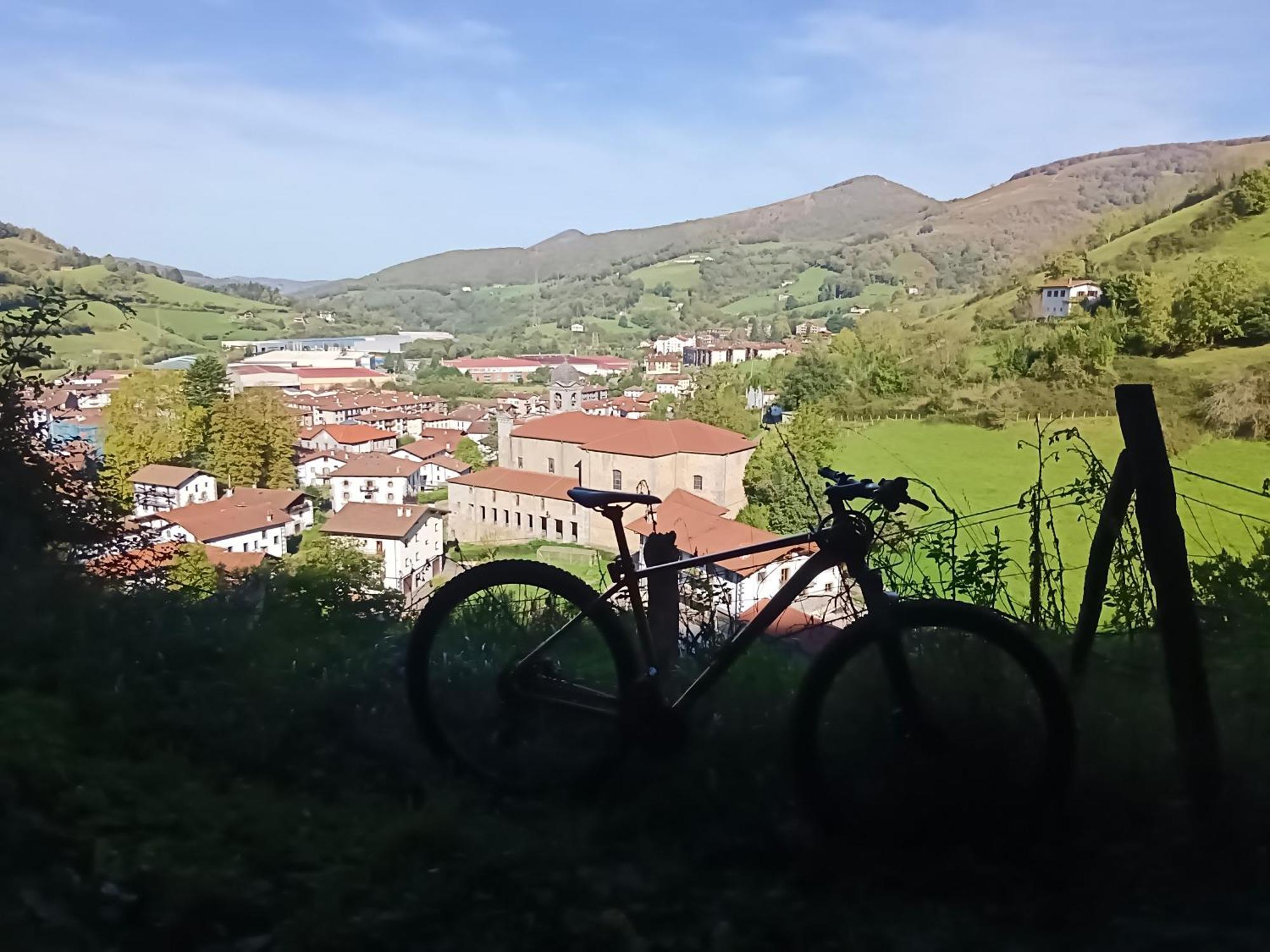 Hostal-Cicloturismo Lopenea Лейца Екстер'єр фото